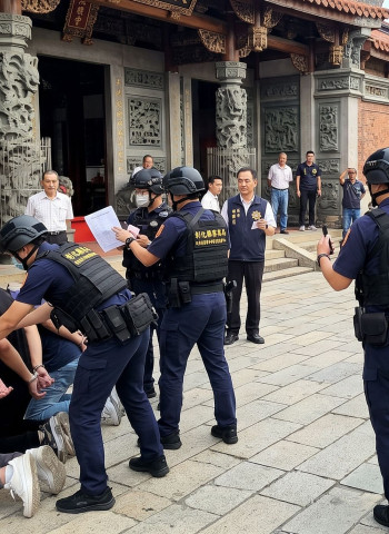 大甲媽遶境爆衝突！3警受傷 警方再逮台中宮廟3嫌送辦