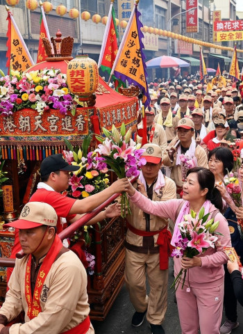 白沙屯媽祖進香掀「換花」熱潮 求子象徵背後民俗意涵曝光