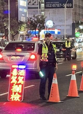 毒駕暴增！海巡搗破嘉義「喪屍菸彈」毒窟 市值破5.2億