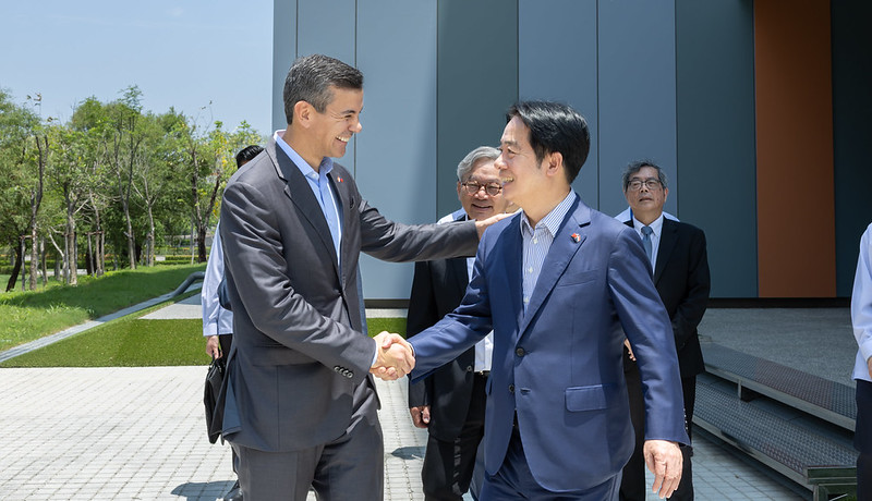 賴清德總統偕巴拉圭總統貝尼亞參訪南部科學園區　分享臺灣科技發展經驗促進兩國合作